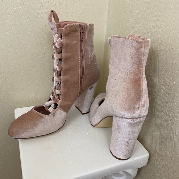 Just Fab Suede Ankle Boots. Mauve color. Sz 8. - Picture 8 of 11